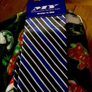 I am selling a tie